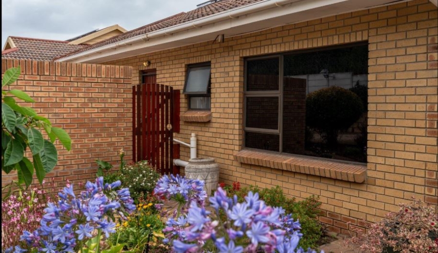 3 Bedroom Property for Sale in Hartenbos Central Western Cape